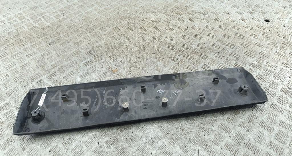 Накладка двери задней правой