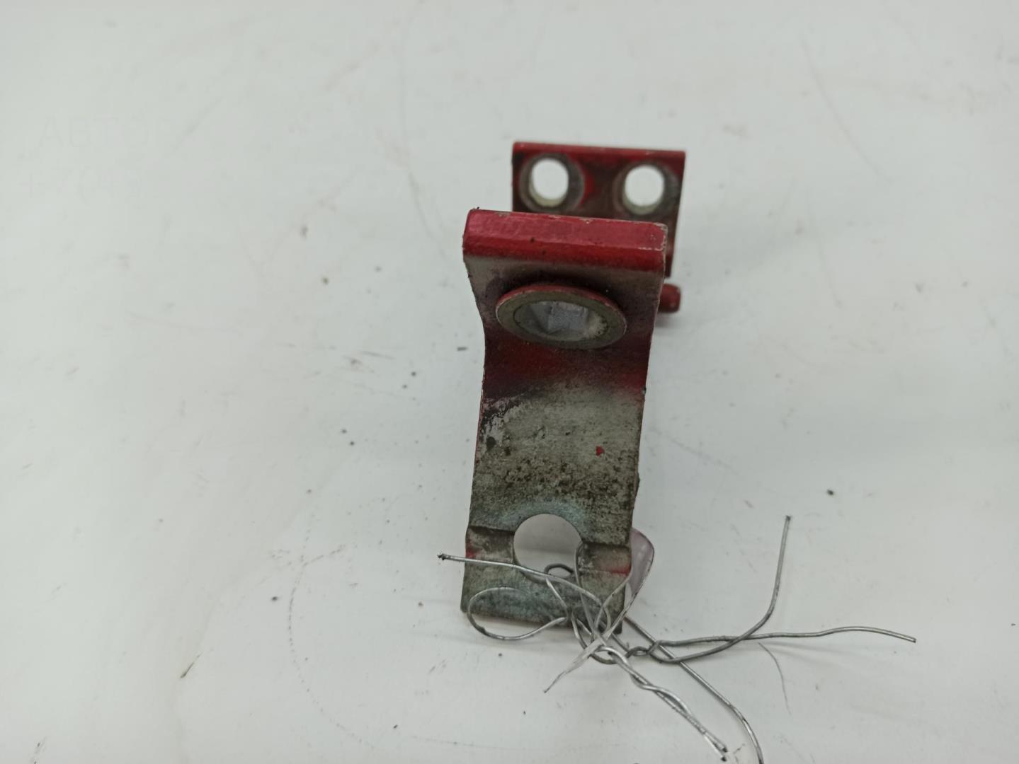 Петля двери