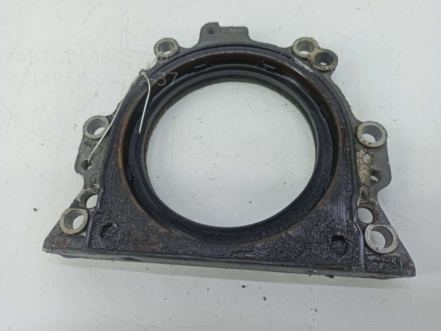 Крышка двигателя