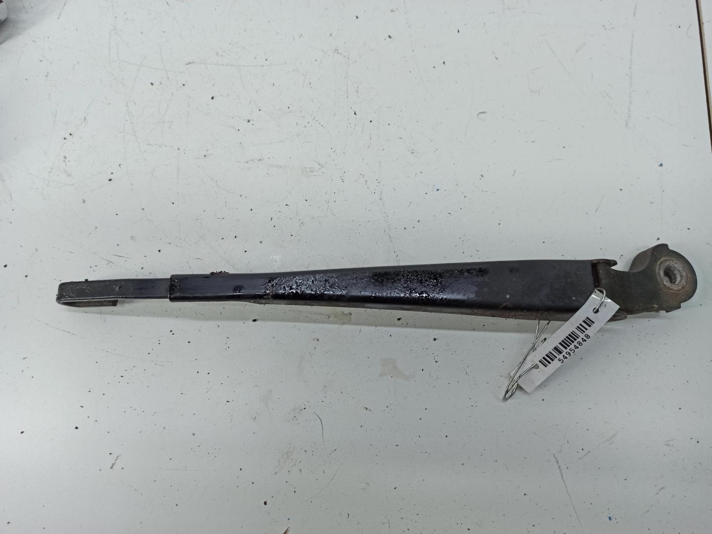 Поводок стеклоочистителя заднего