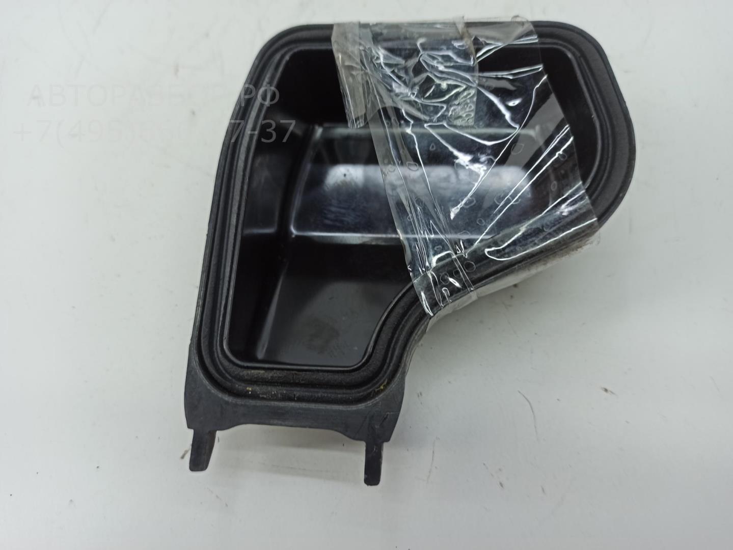 Крышка фары левой