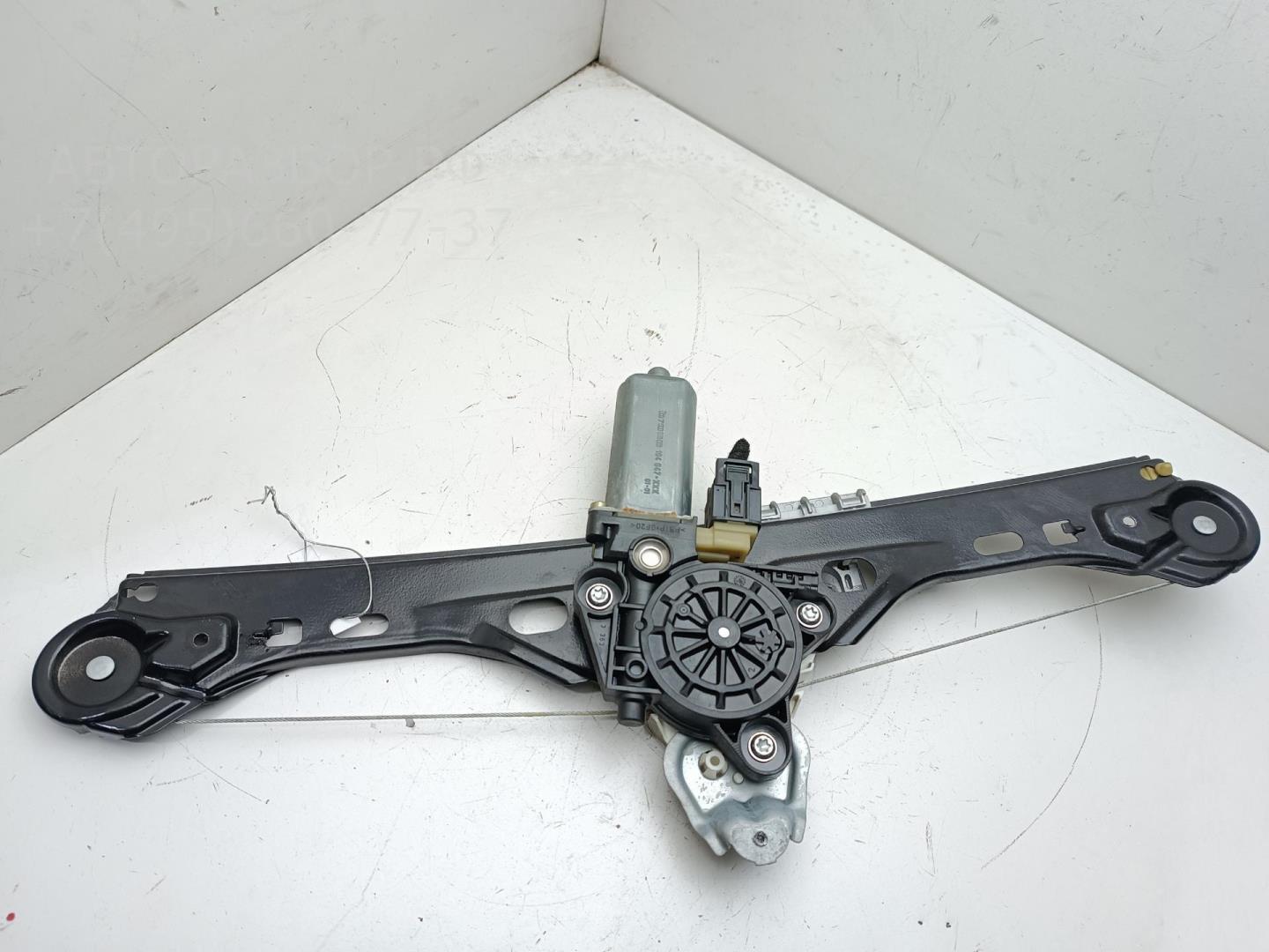 Стеклоподъемник электр. задний правый