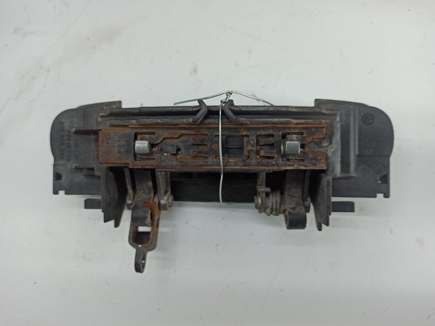 Ручка двери передней наружная правая