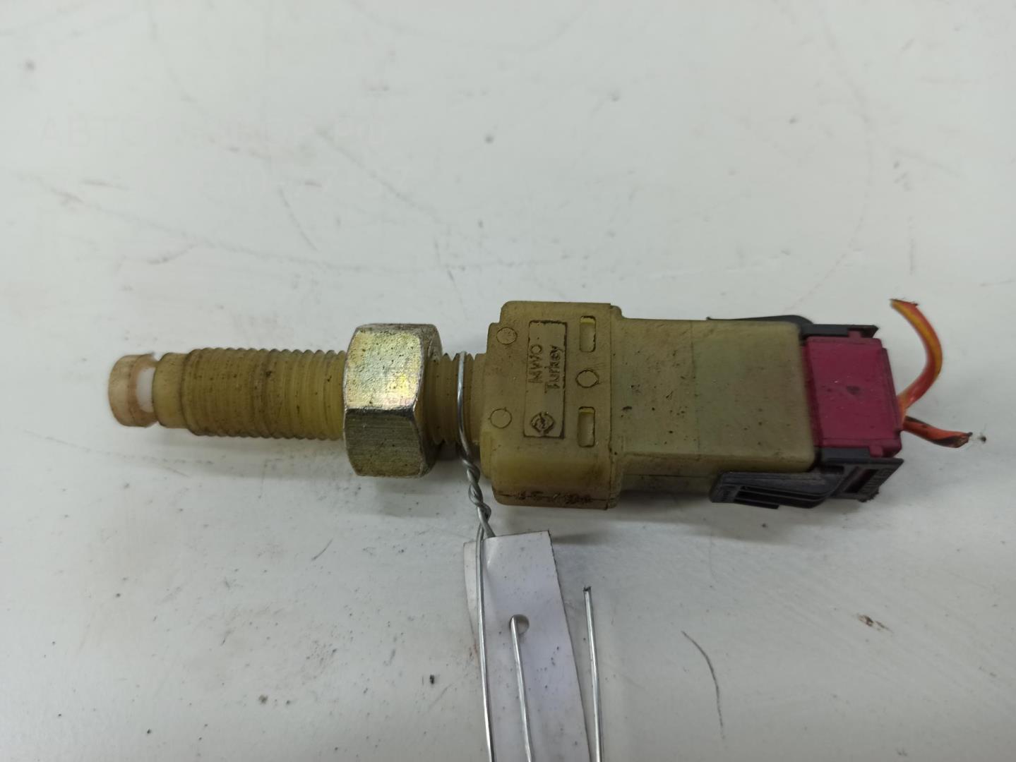 Датчик включения стопсигнала