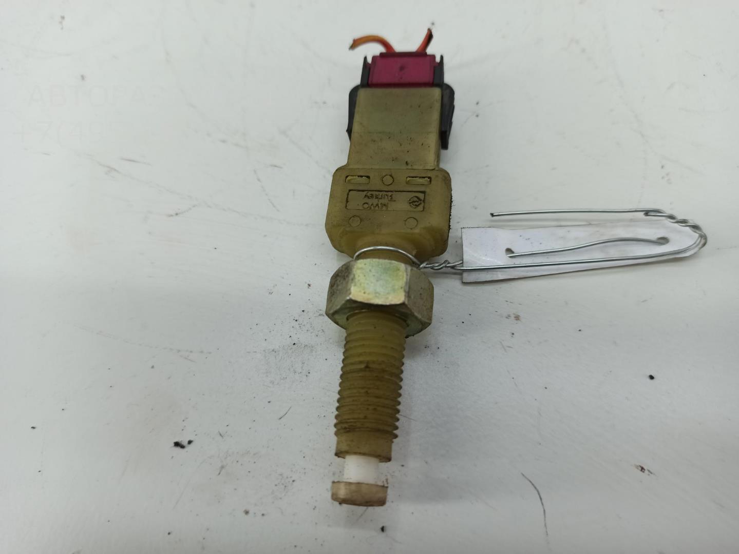 Датчик включения стопсигнала