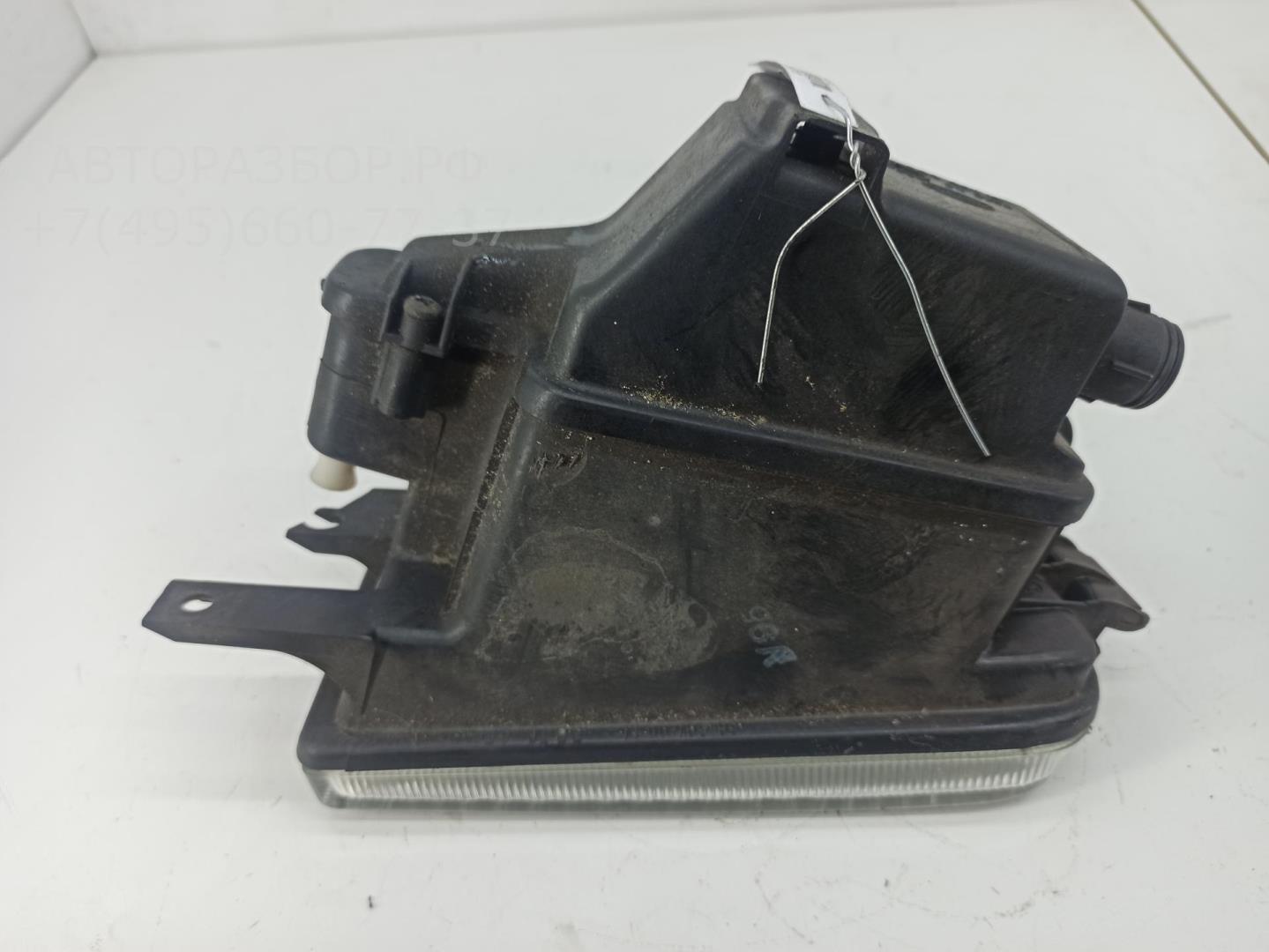 Фара противотуманная правая