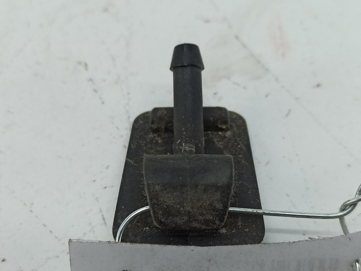 Форсунка омывателя лобового стекла