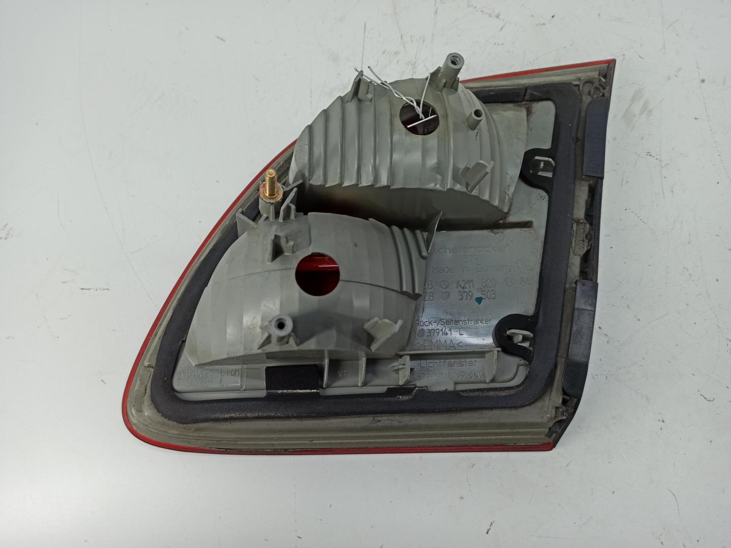 Фонарь задний внутренний левый