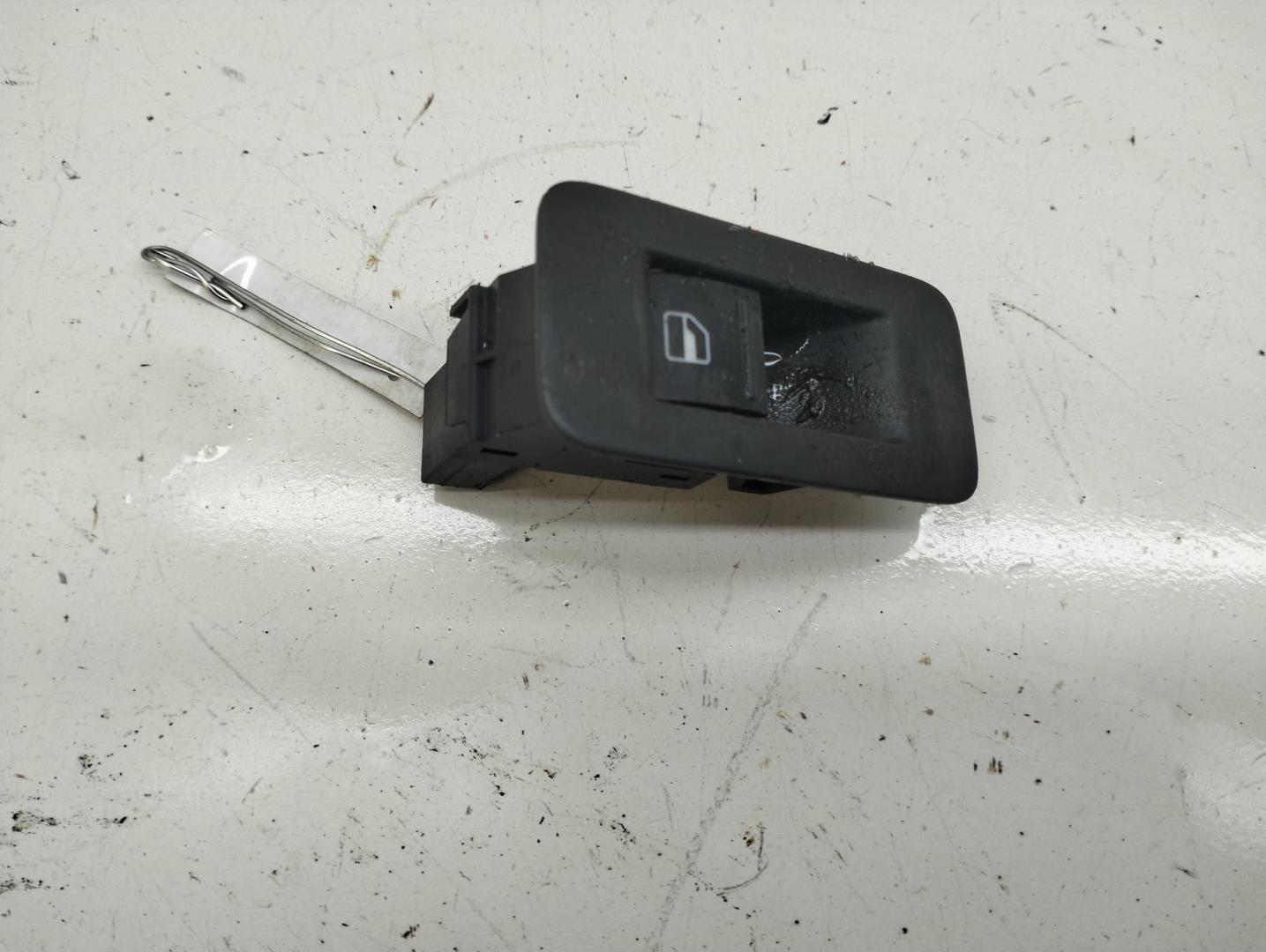 Кнопка стеклоподъемника