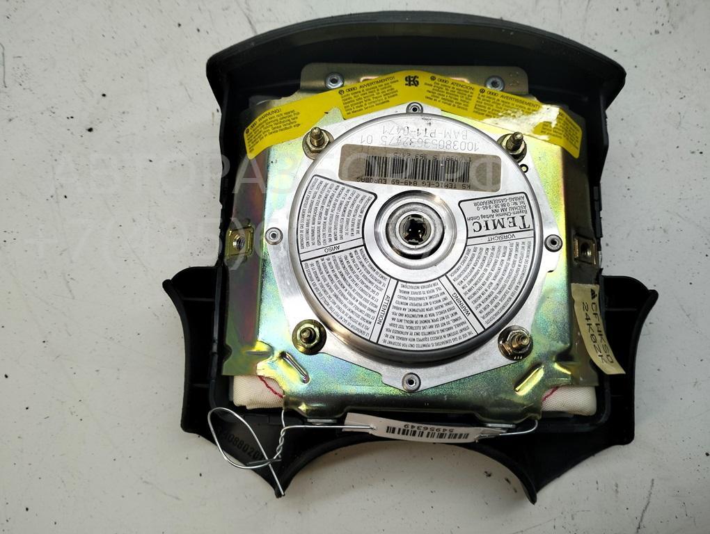 Подушка безопасности в рулевое колесо