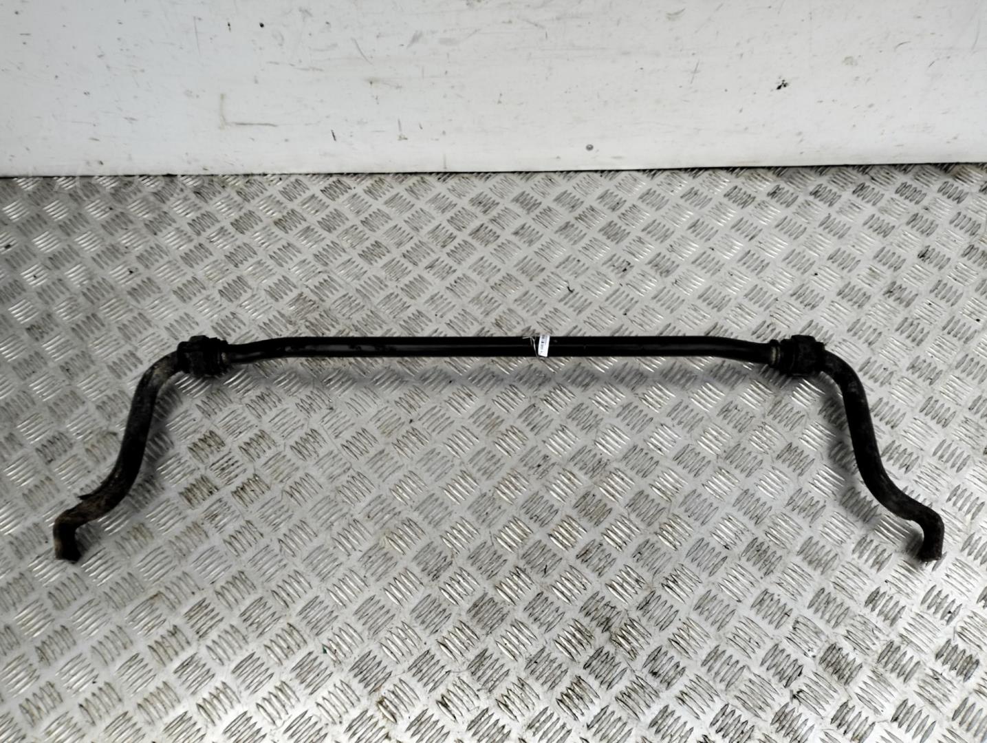 Стабилизатор передний