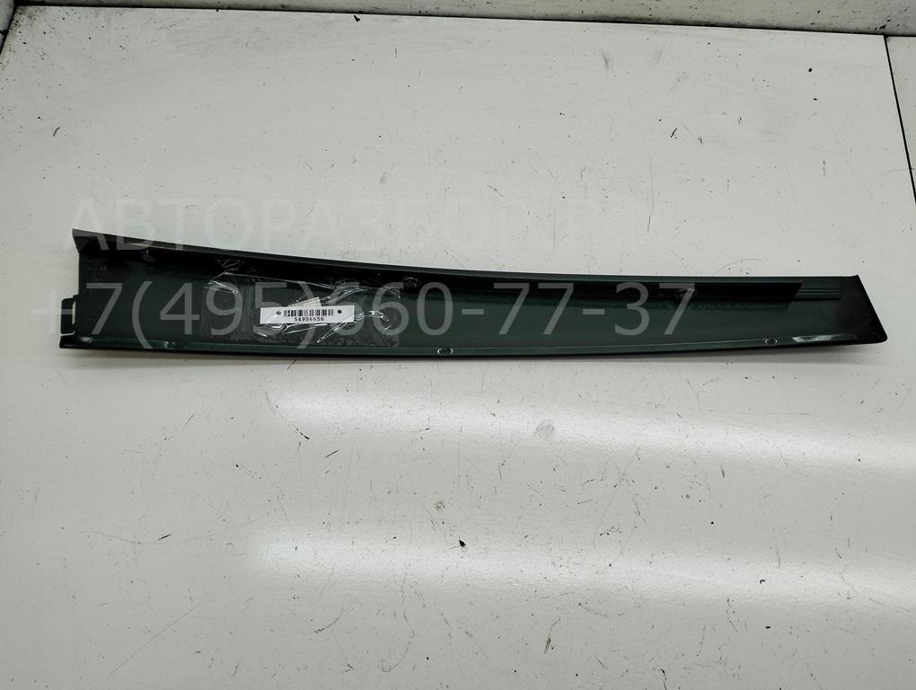 Накладка двери передней правой