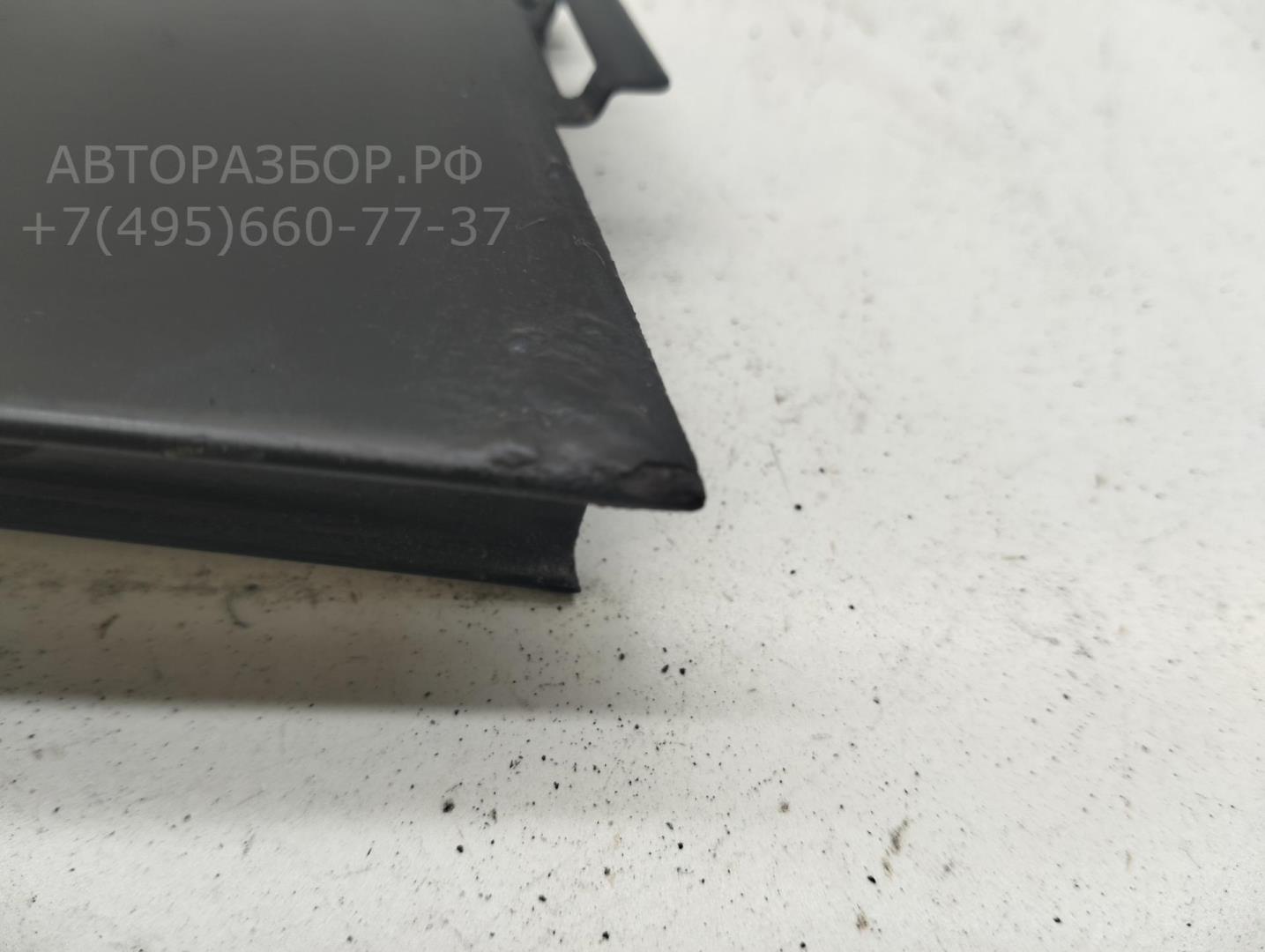 Накладка двери передней левой