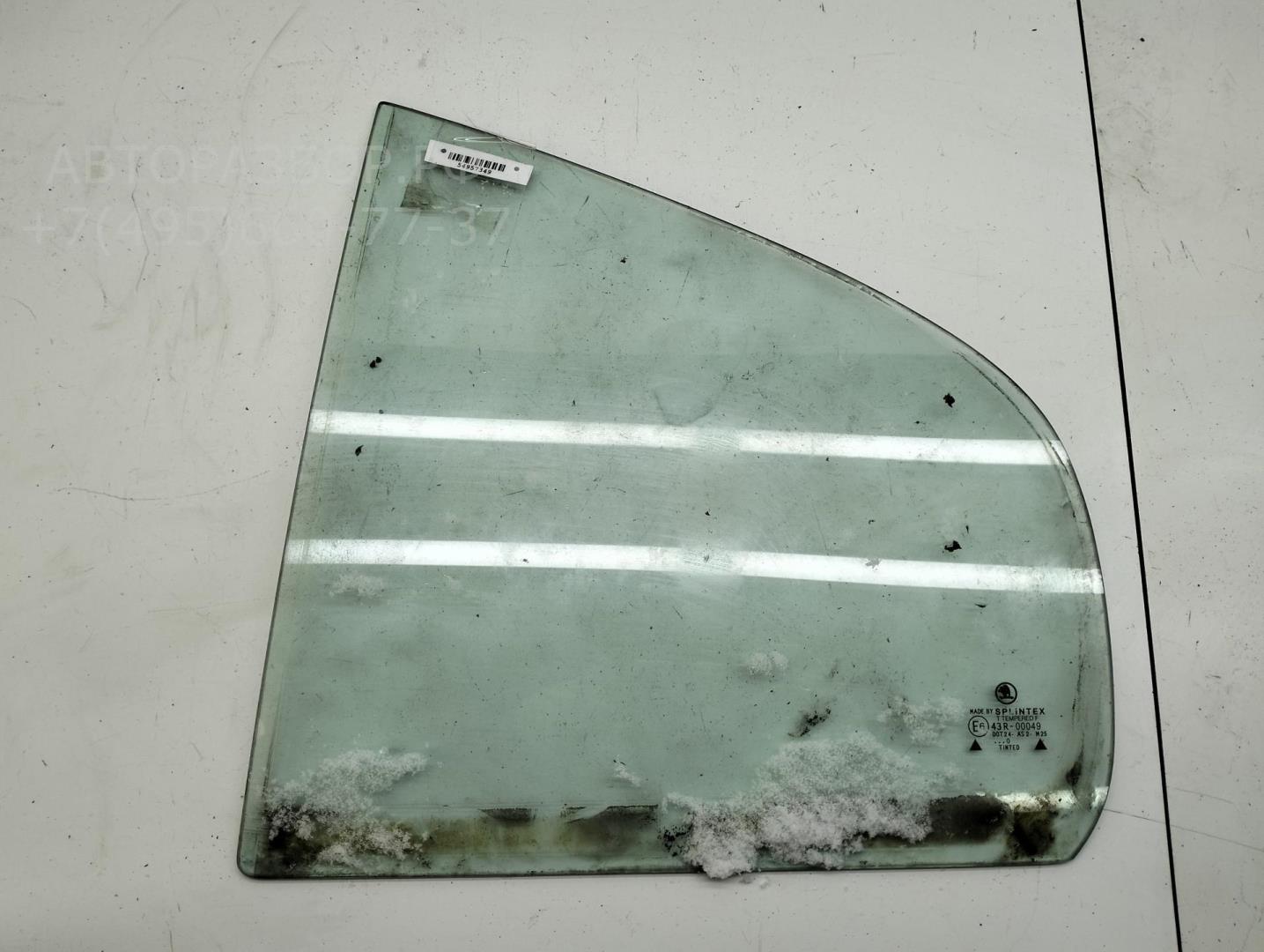 Стекло двери задней левой (форточка)