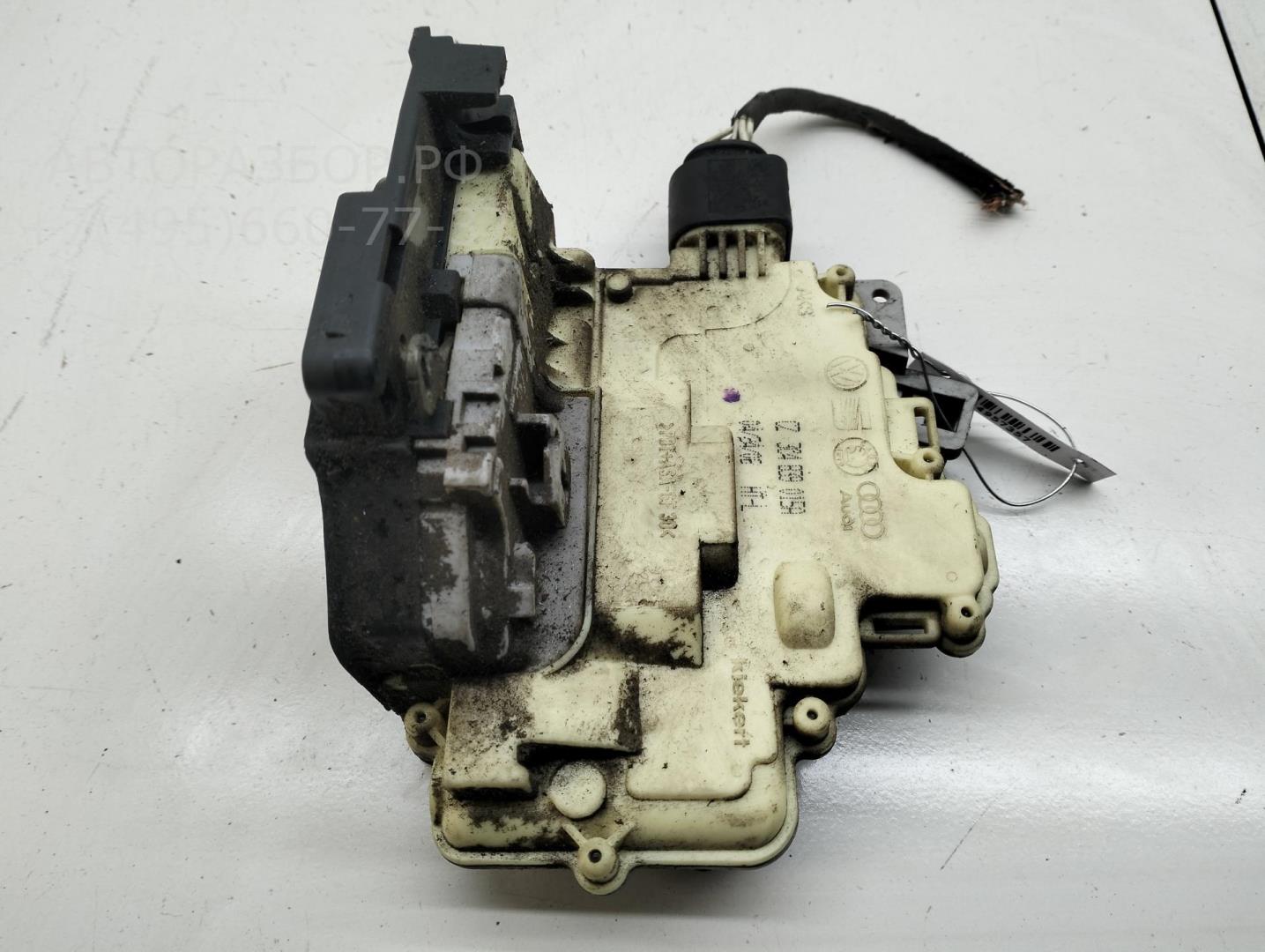 Замок двери задней левой