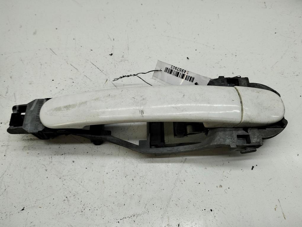 Ручка двери передней наружная правая