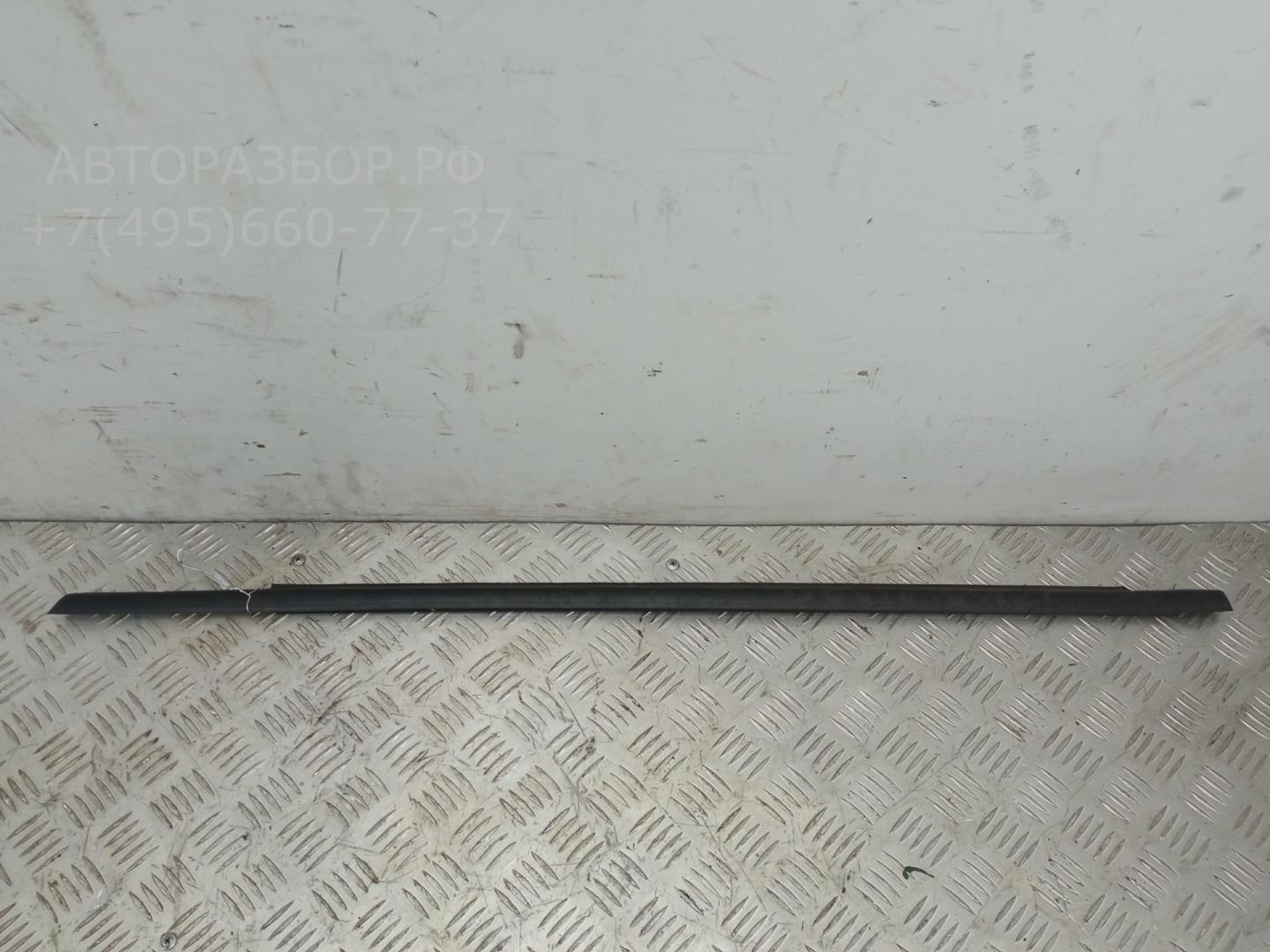 Накладка стекла заднего правого