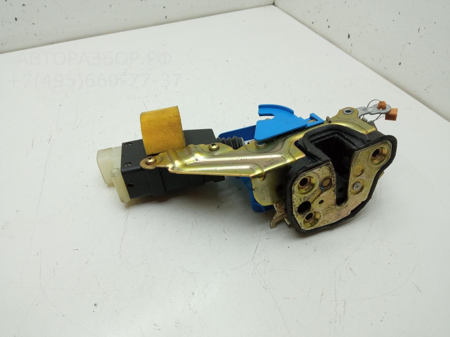 Замок двери передней правой