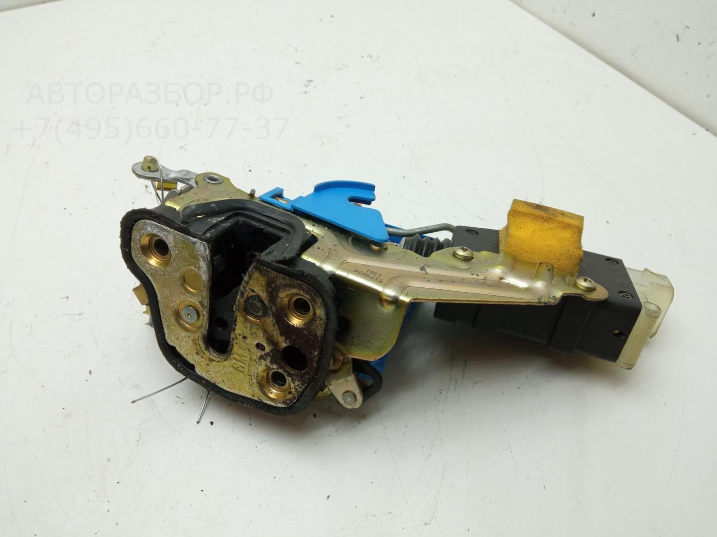 Замок двери передней левой