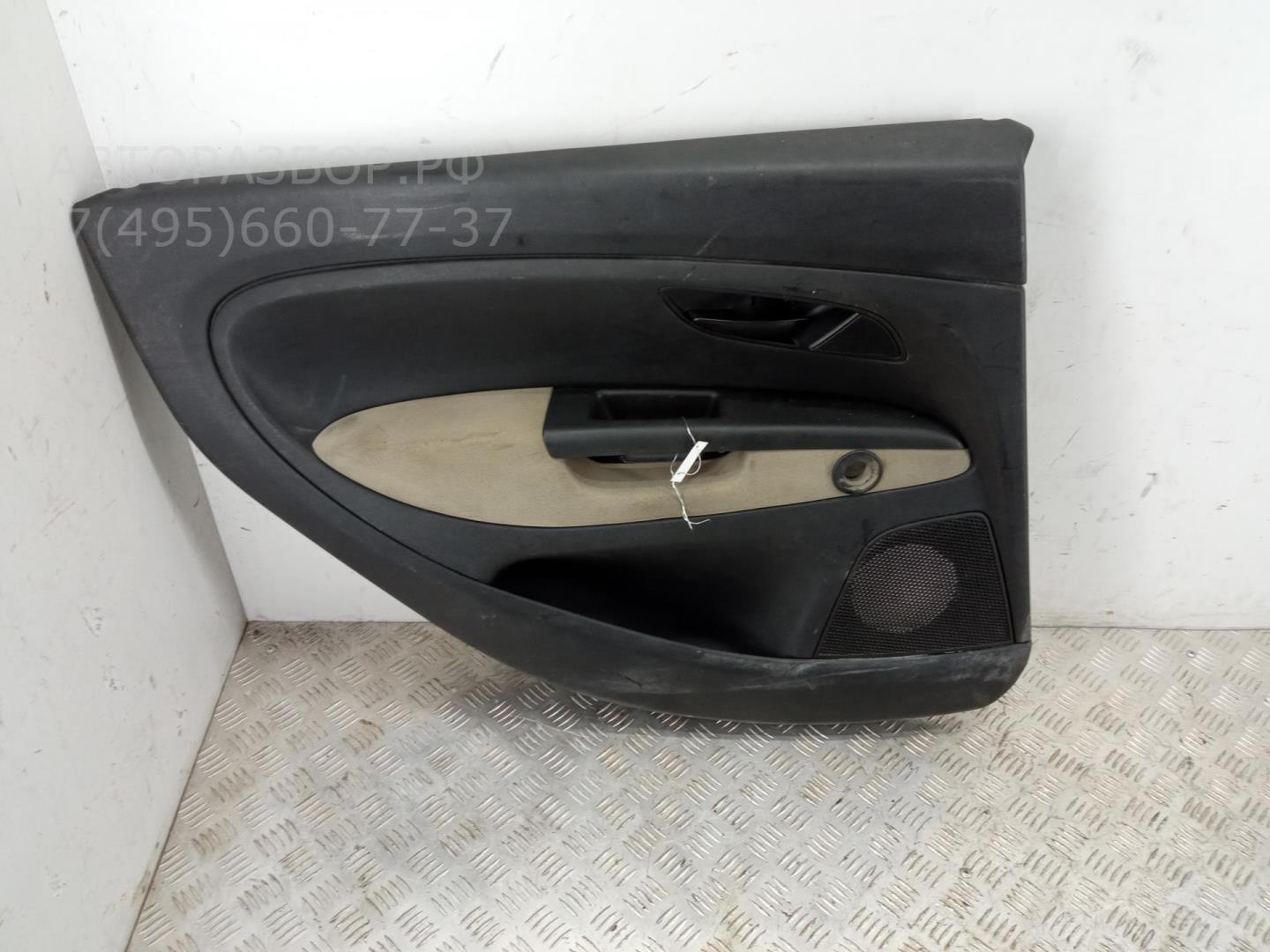 Обшивка двери задней левой