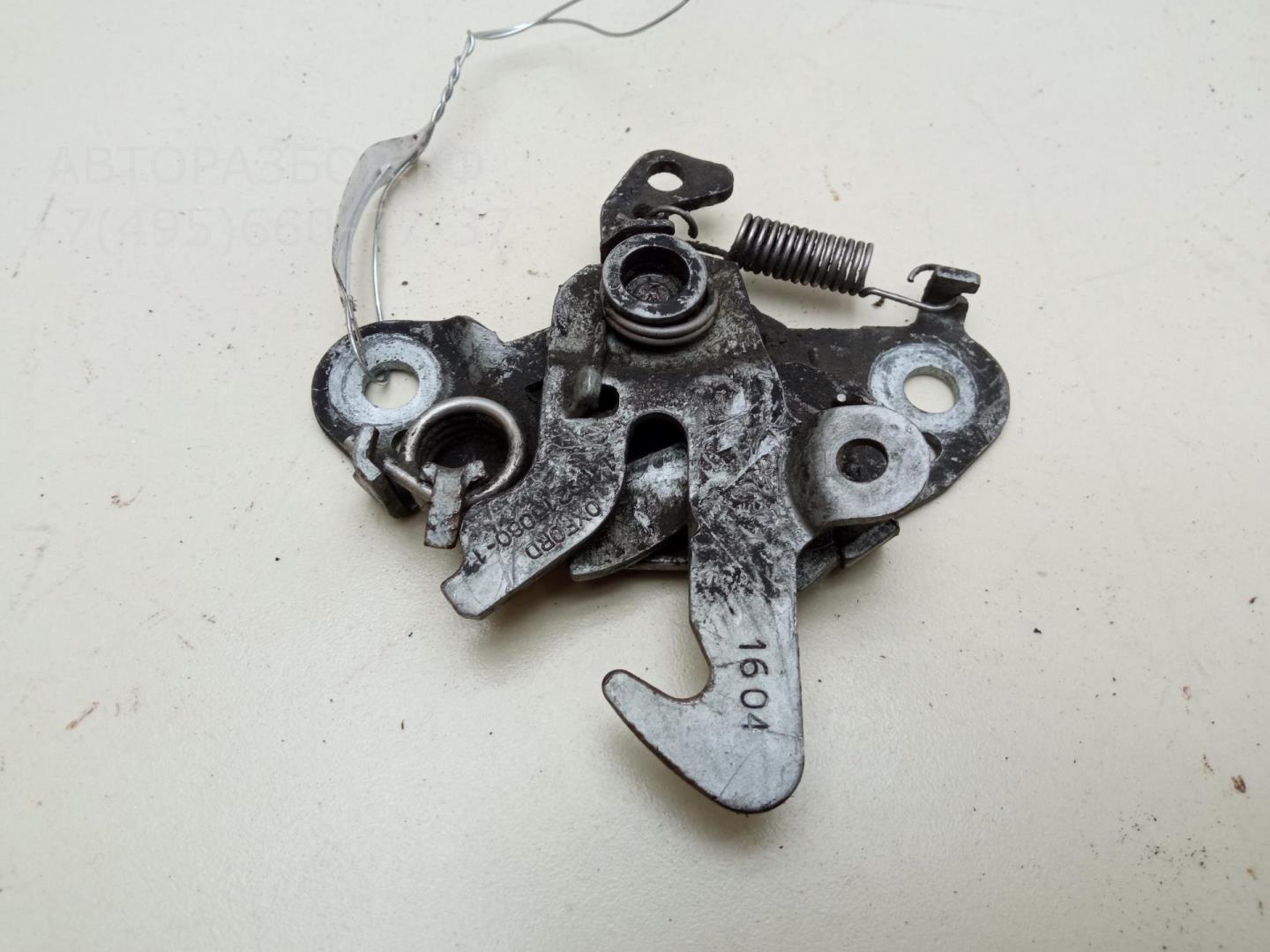 Замок капота