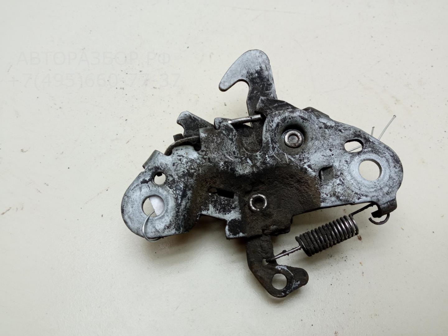 Замок капота