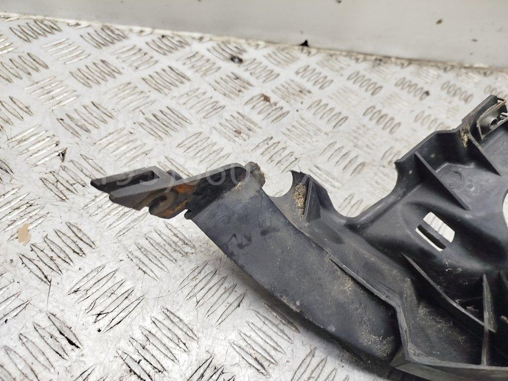 Крепеж фары