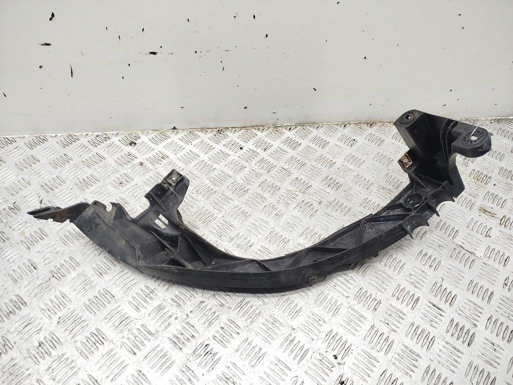 Крепеж фары