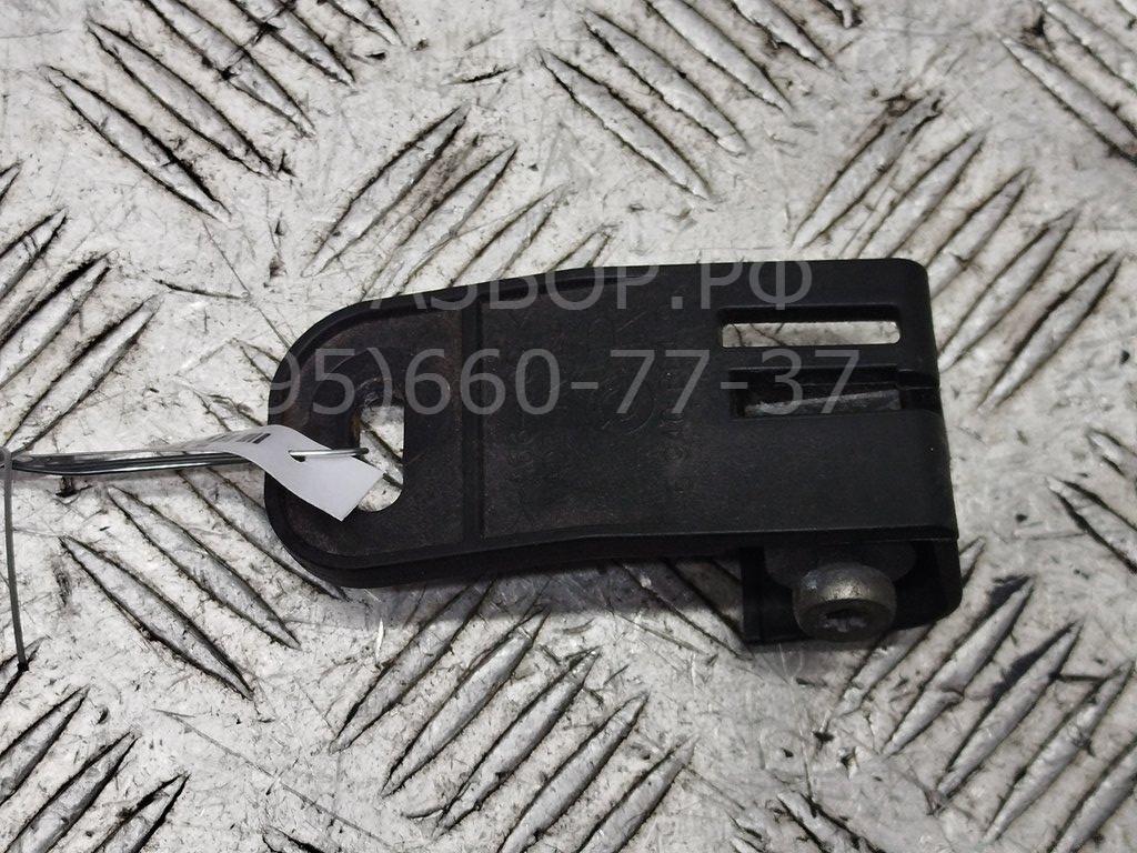 Кронштейн фар правый