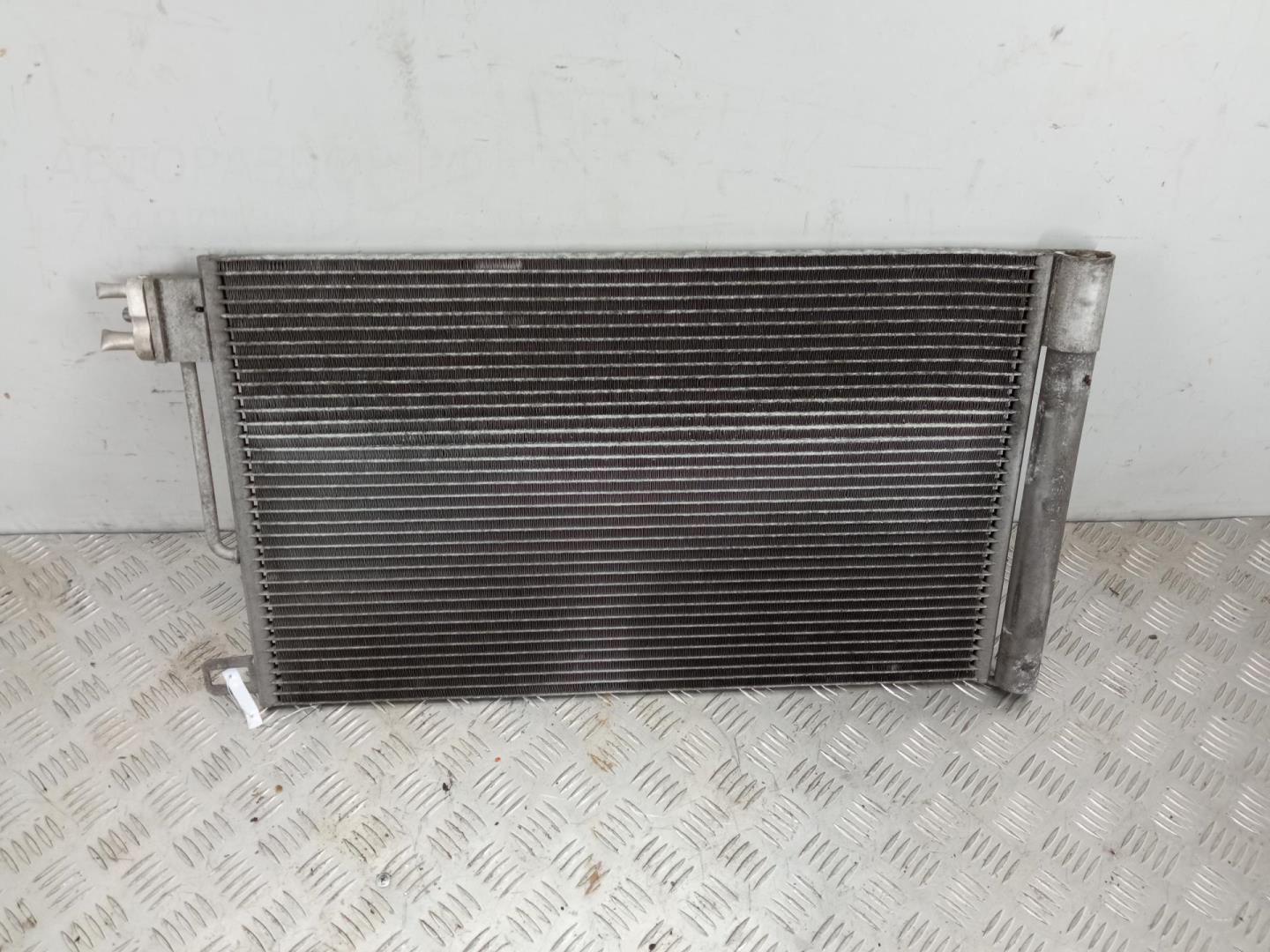 Радиатор кондиционера / конденсер