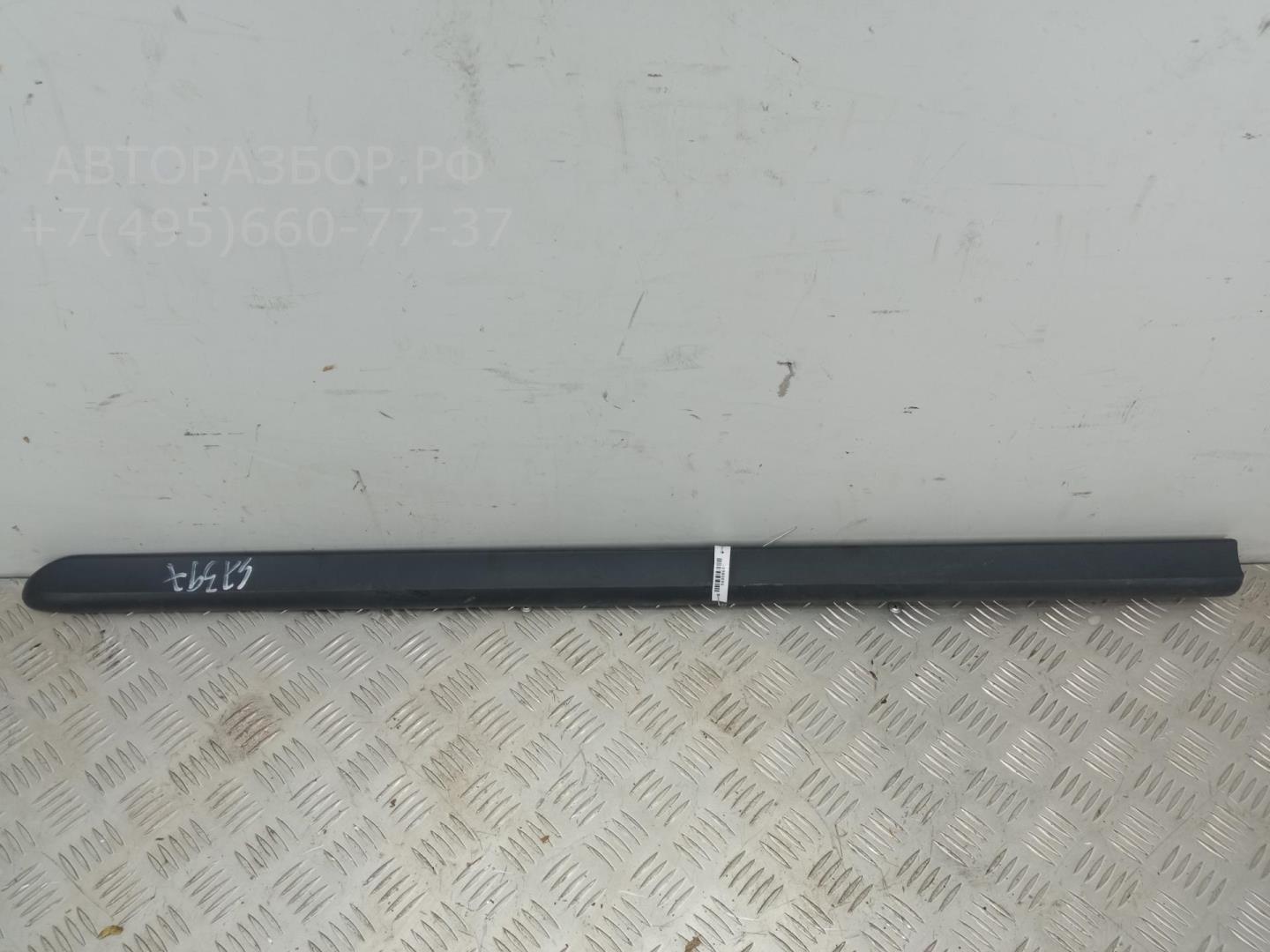 Молдинг двери передней левой