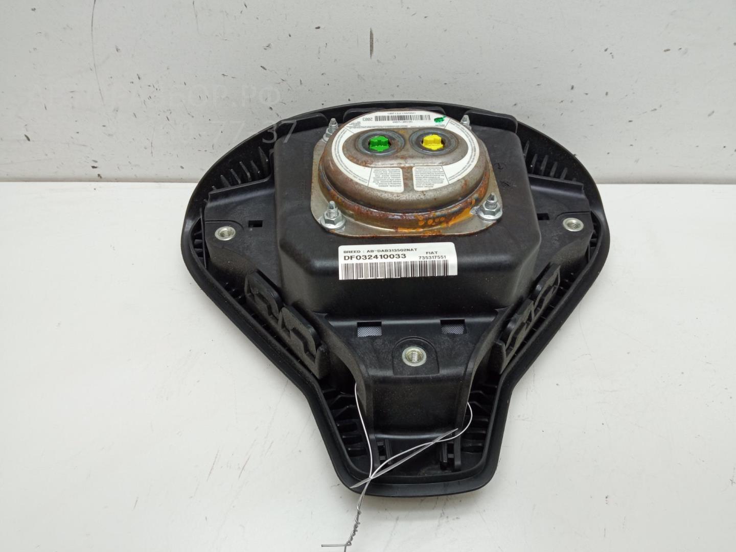 Подушка безопасности в рулевое колесо