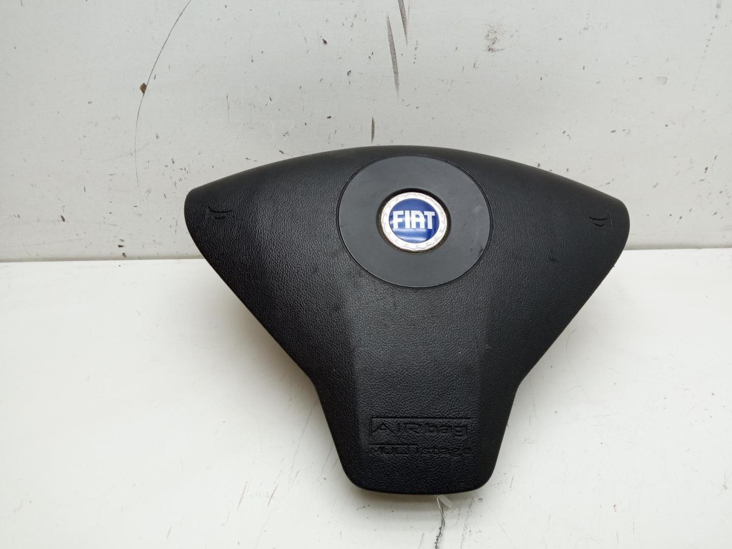 Подушка безопасности в рулевое колесо