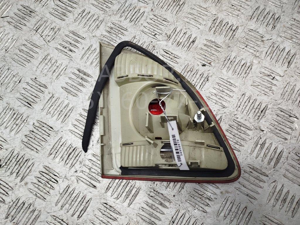 Фонарь задний внутренний правый