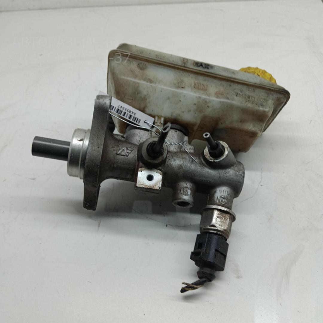 Цилиндр тормозной главный