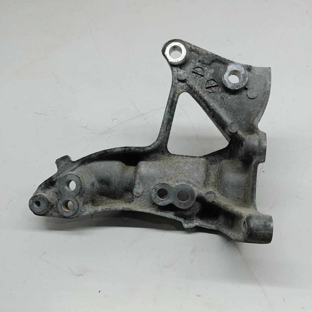 Кронштейн генератора