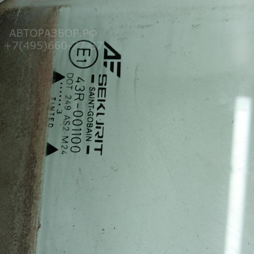 Стекло двери передней правой