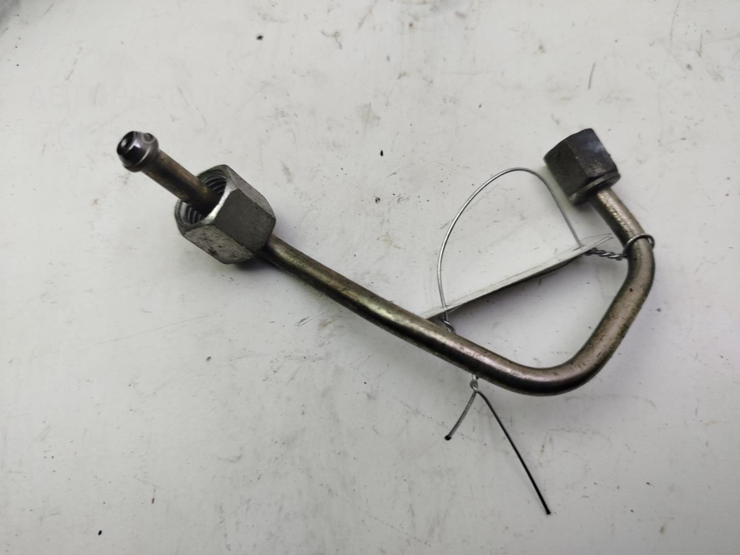 Трубка топливная