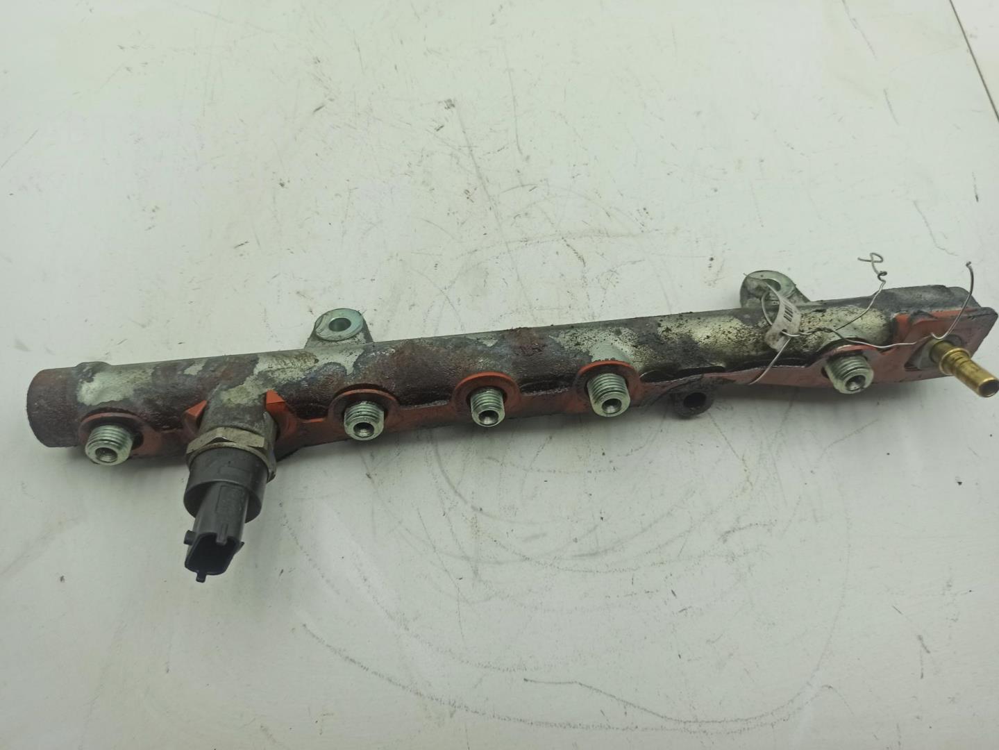 Рейка топливная (рампа)