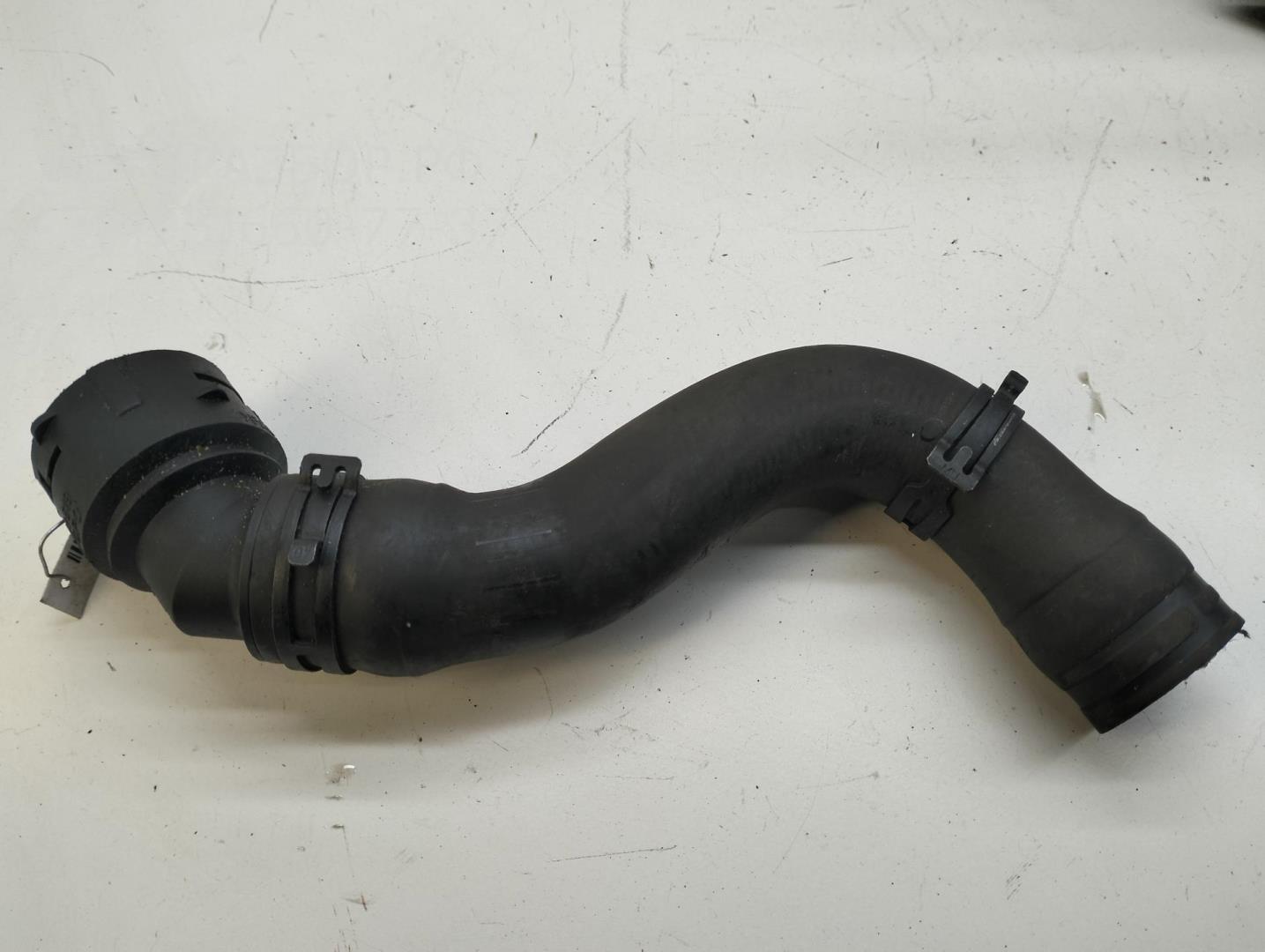 Патрубок радиатора