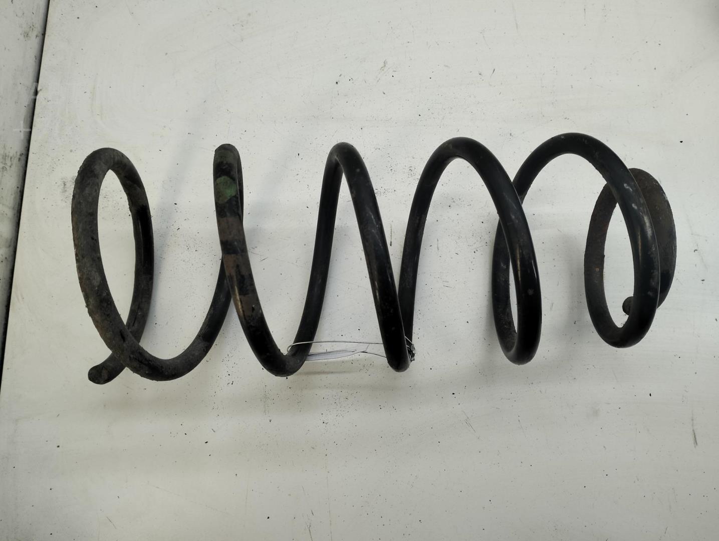 Пружина передняя