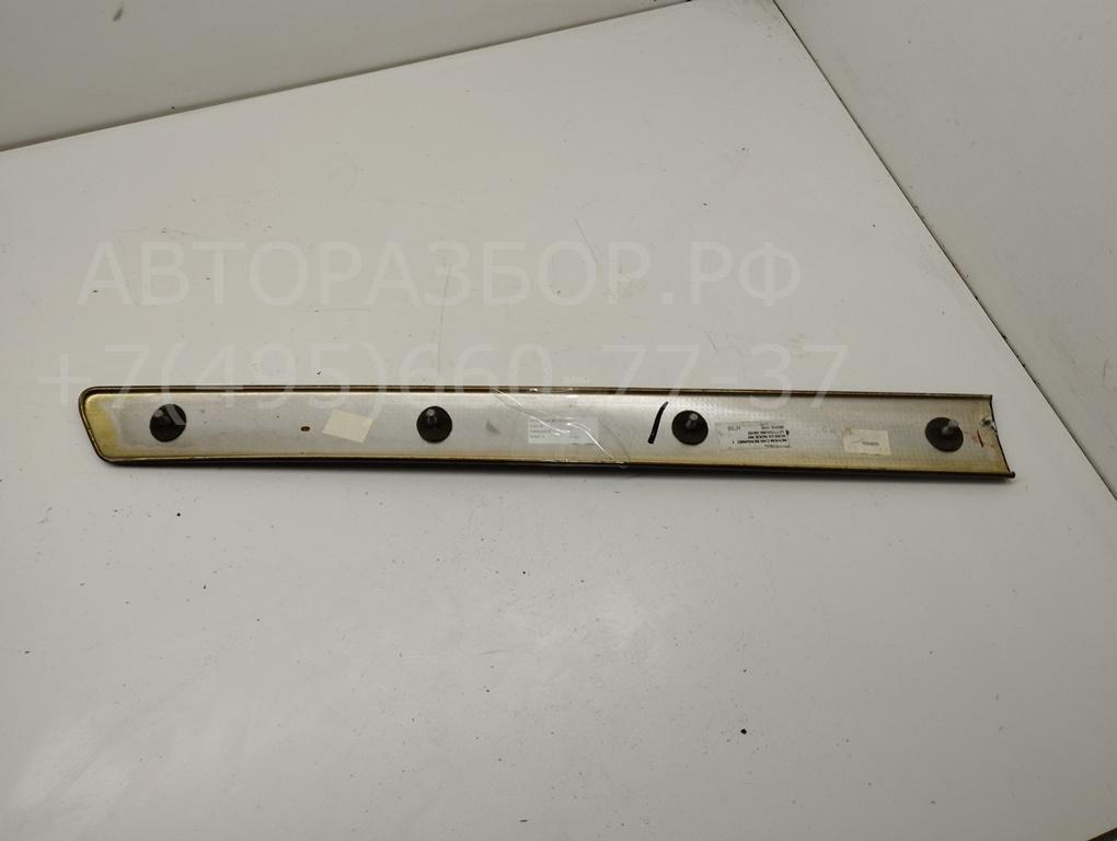 Накладка двери задней правой