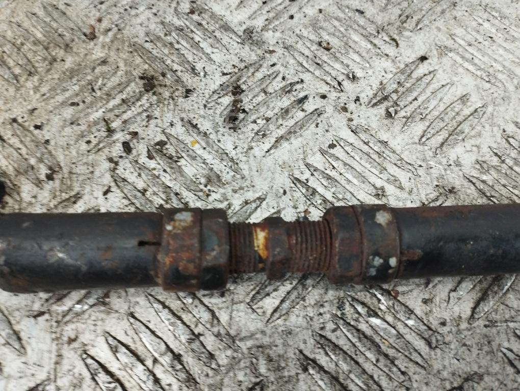 Тяга рулевая правая