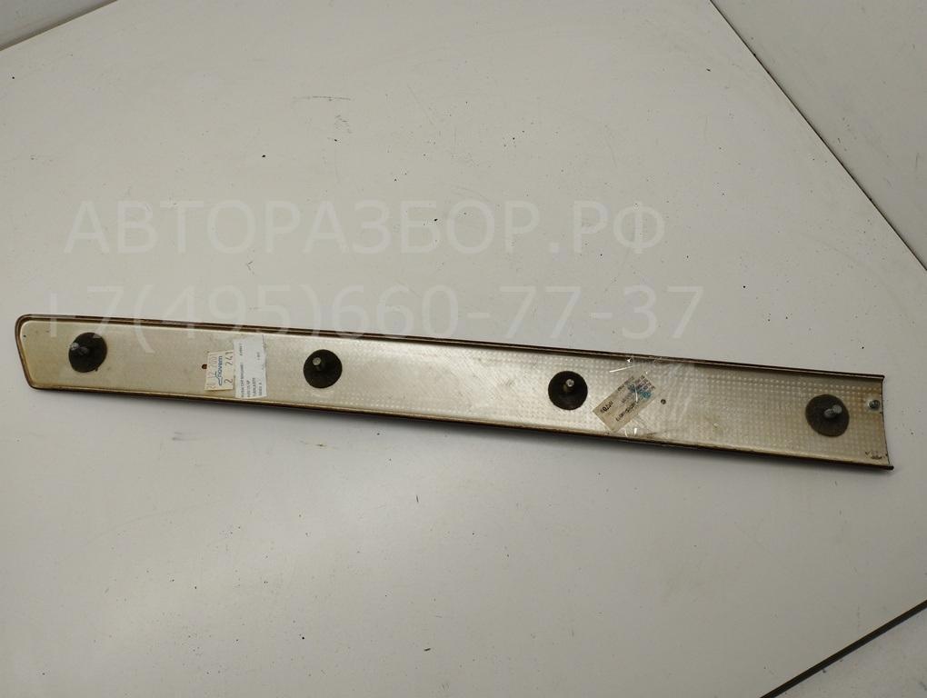 Накладка двери задней правой