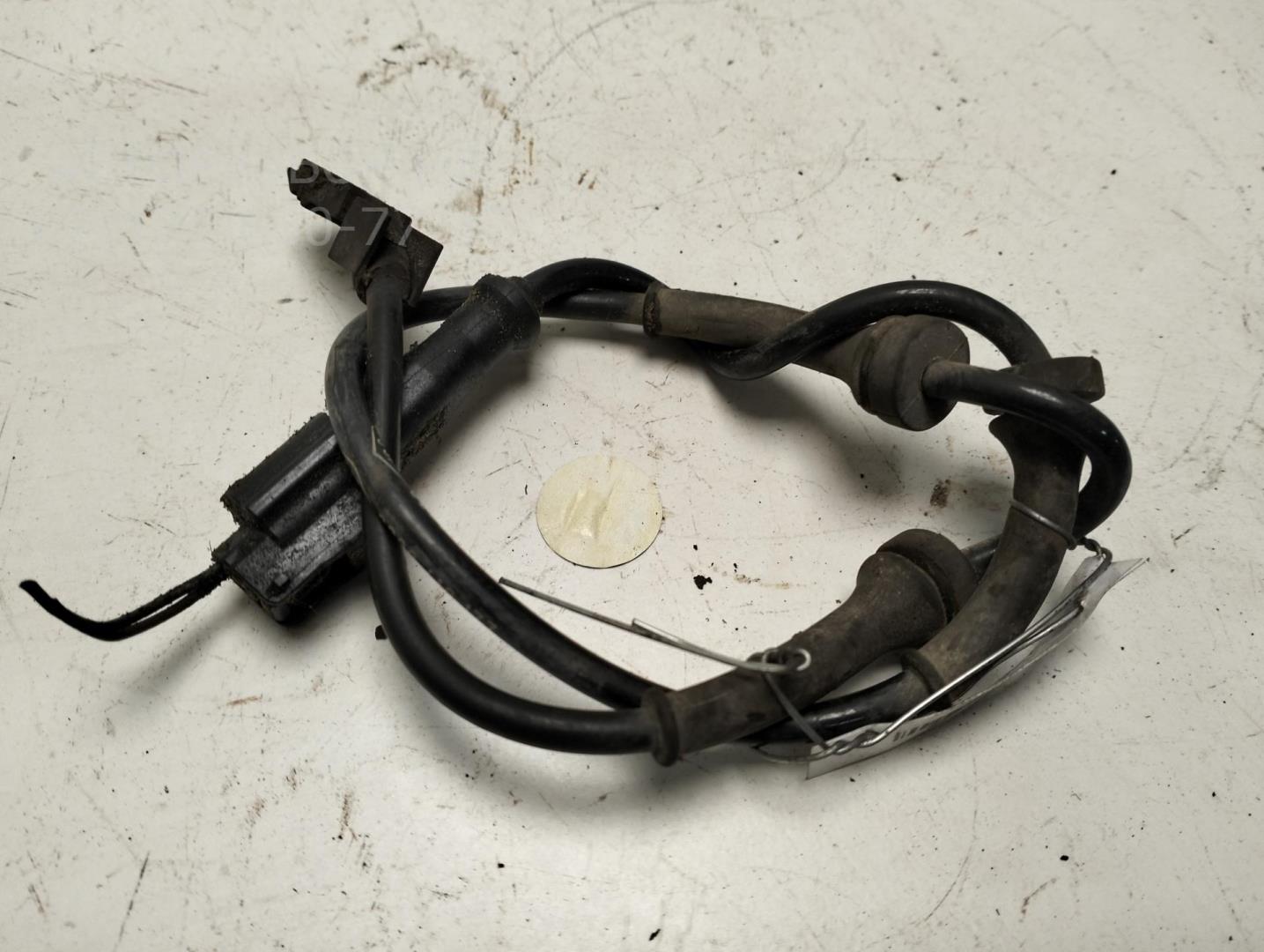 Датчик ABS передний