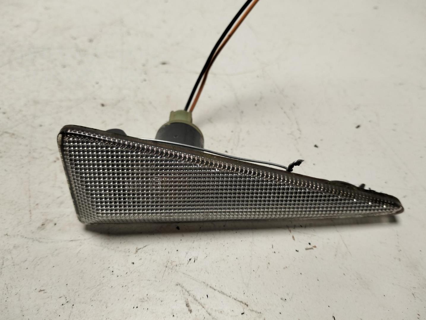 Указатель поворота левый