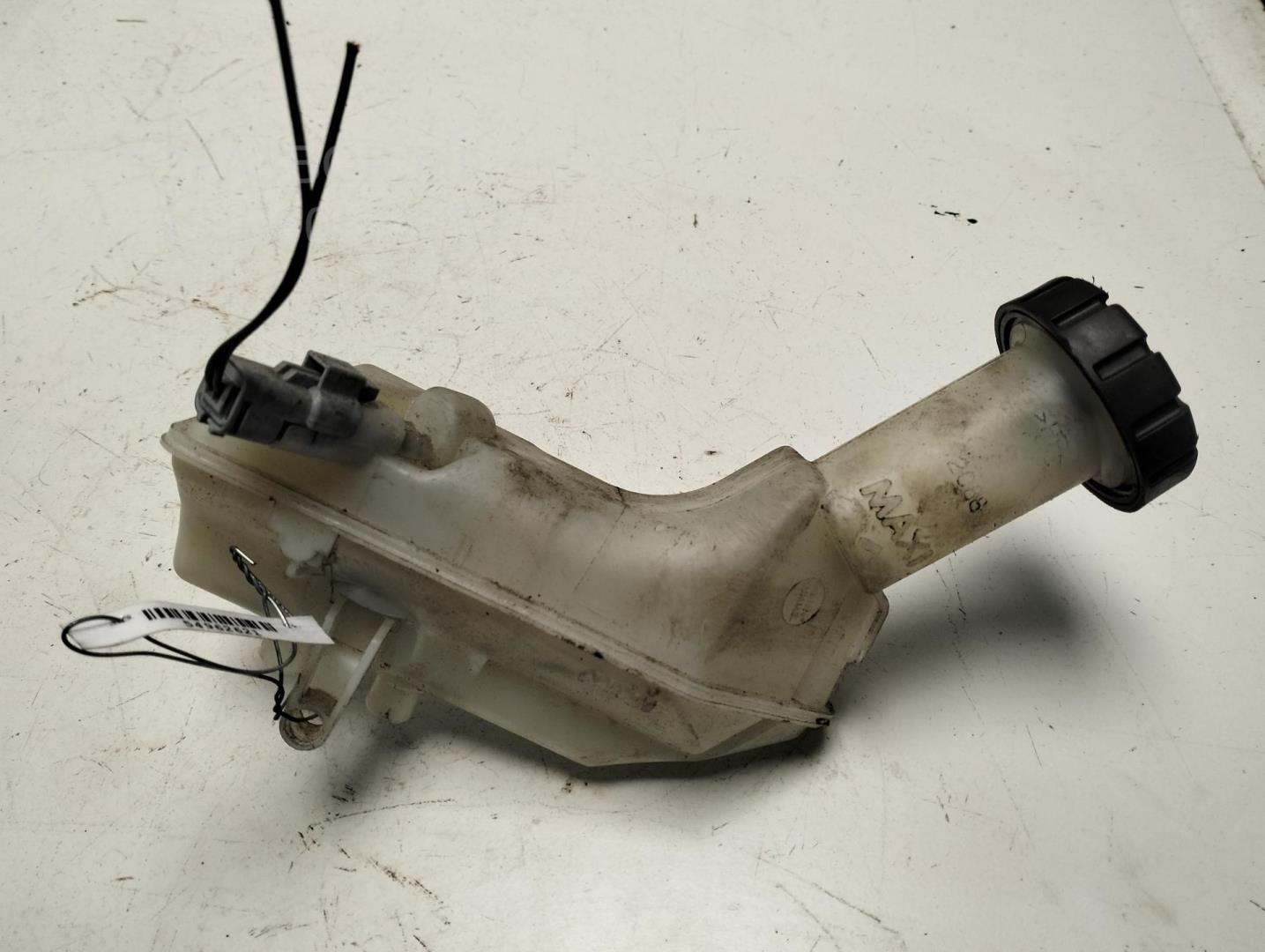 Бачок главного тормозного цилиндра