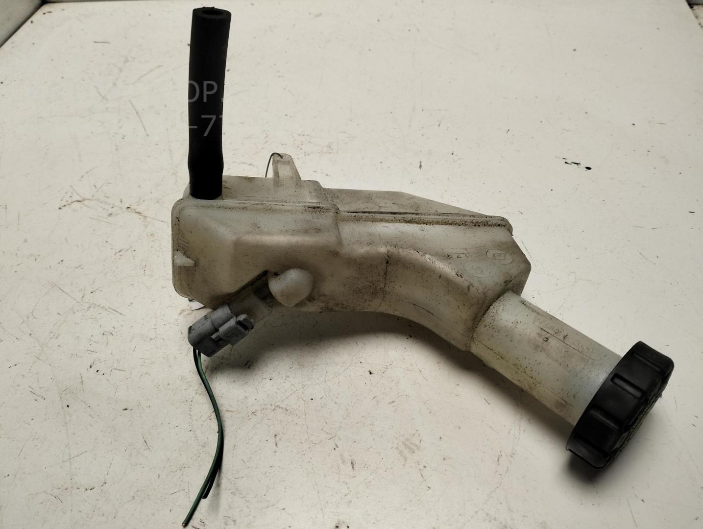 Бачок главного тормозного цилиндра