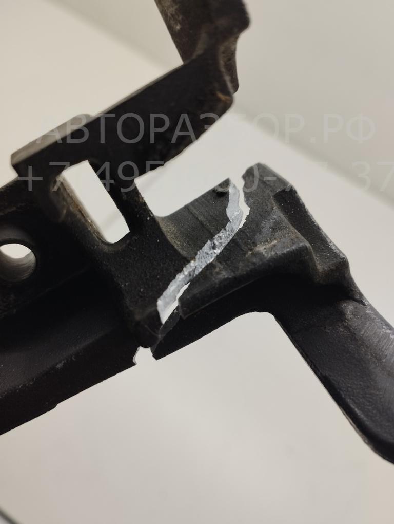 Кронштейн фар правый