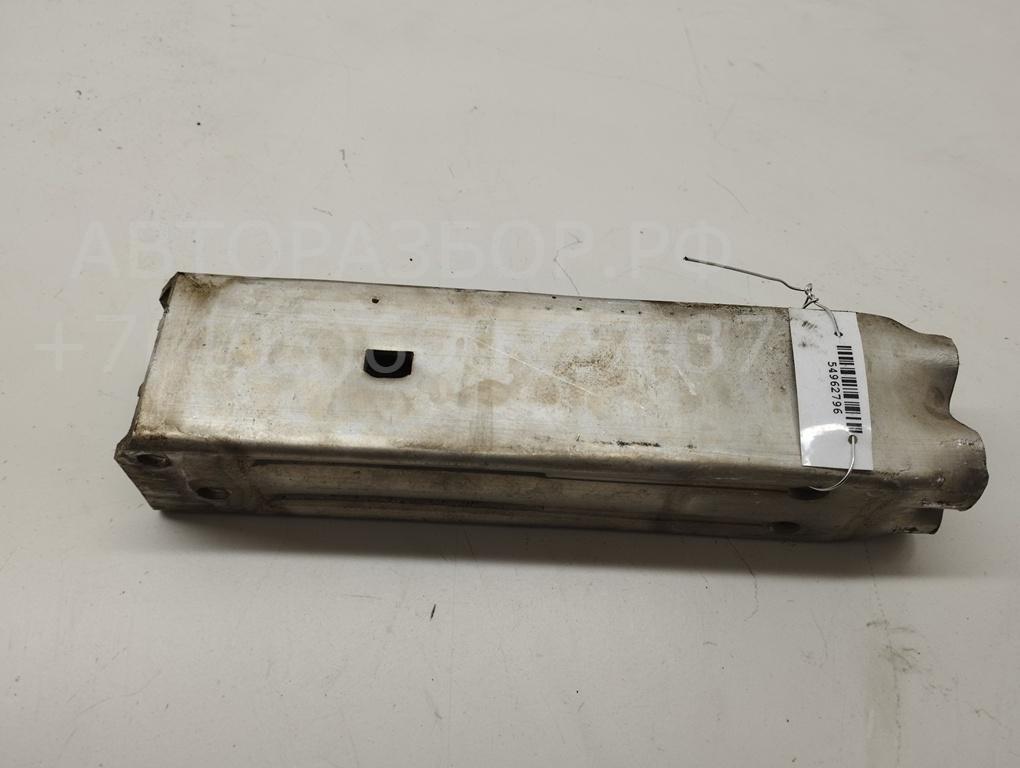 Кронштейн переднего бампера